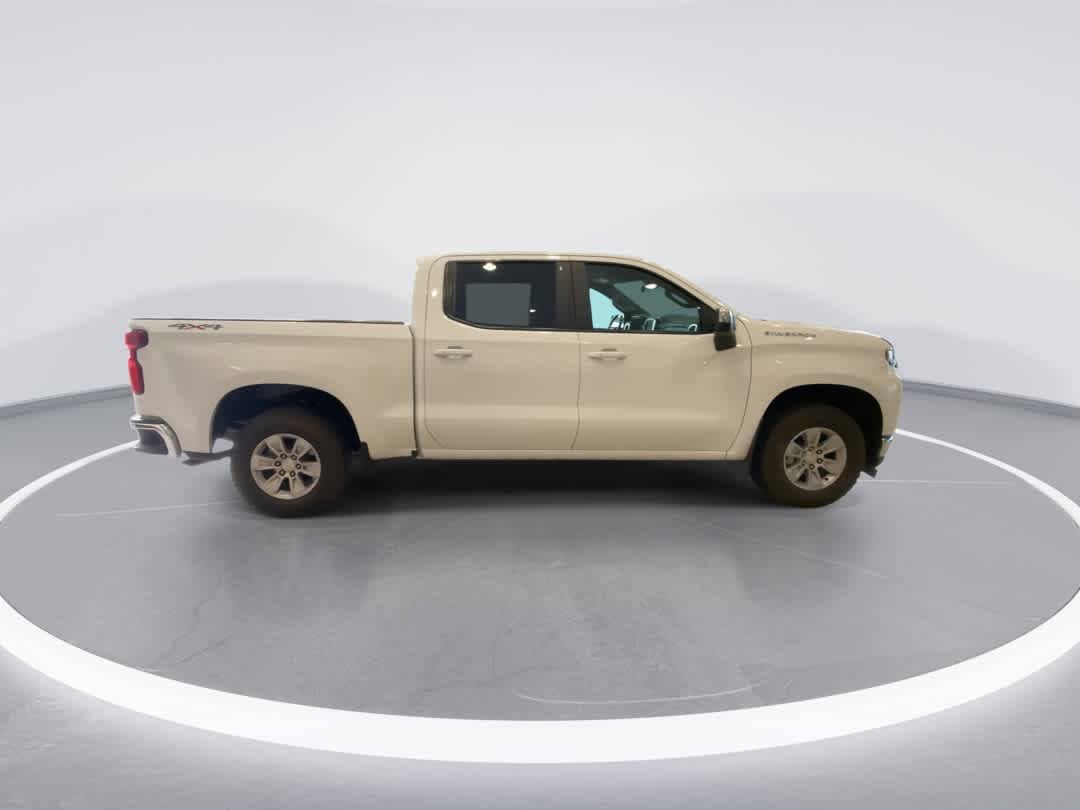 Used 2019 Chevrolet Silverado 1500 LT w/ Convenience Package AWD/4WD image 9