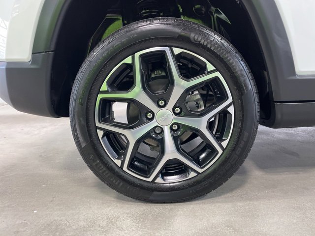 Certified 2024 Jeep Compass Limited image 9