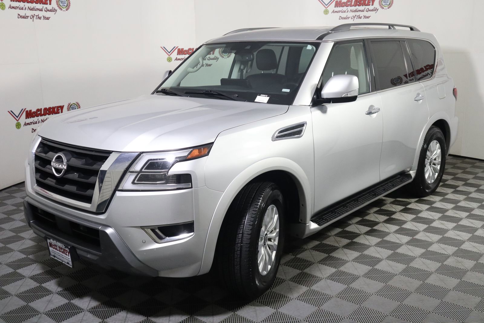 Used 2023 Nissan Armada SV image 16