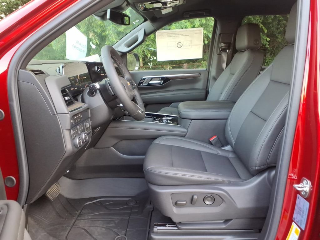 New 2026 Chevrolet Suburban LT w/ Comfort Package AWD/4WD image 11