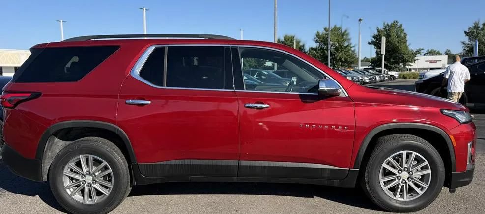Used 2022 Chevrolet Traverse LT AWD/4WD image 8