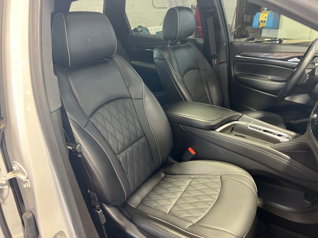 Used 2024 Buick Enclave Avenir w/ Avenir Technology Package AWD/4WD image 27