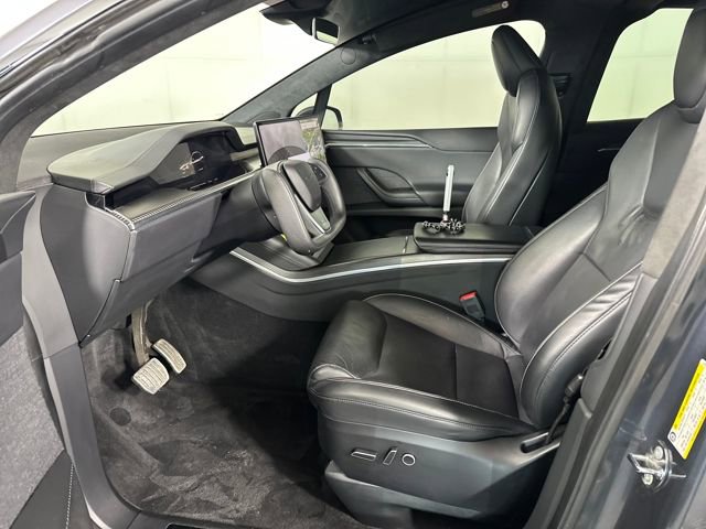 Used 2023 Tesla Model X Plaid image 11
