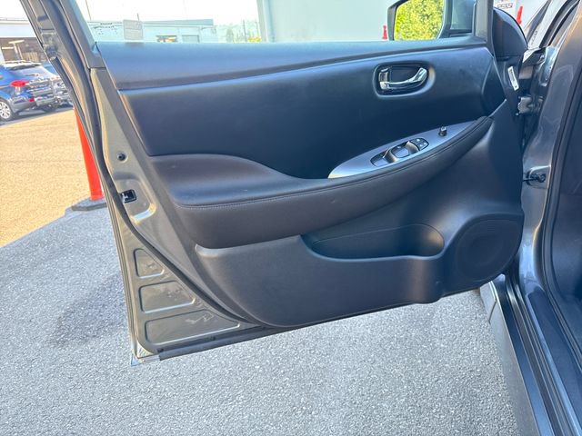 Used 2025 Nissan Leaf S FWD image 17