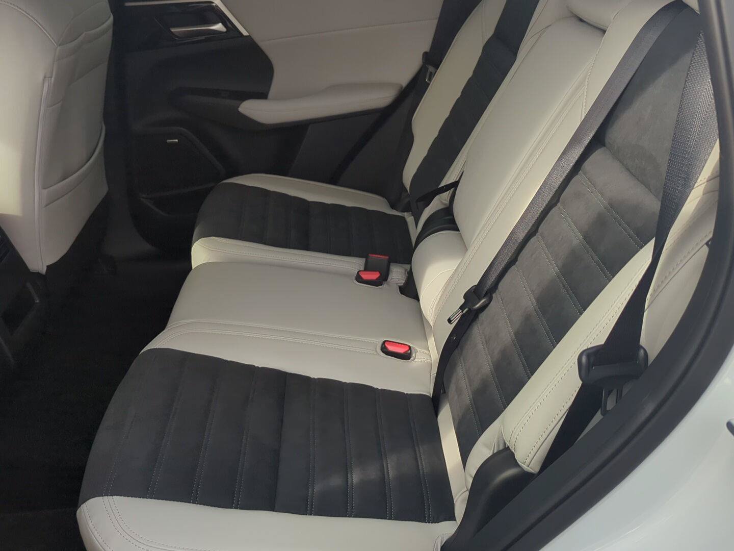 New 2026 Mitsubishi Outlander SE AWD/4WD image 10