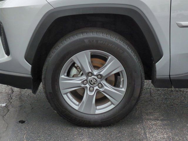 Certified 2022 Toyota RAV4 LE AWD/4WD image 7