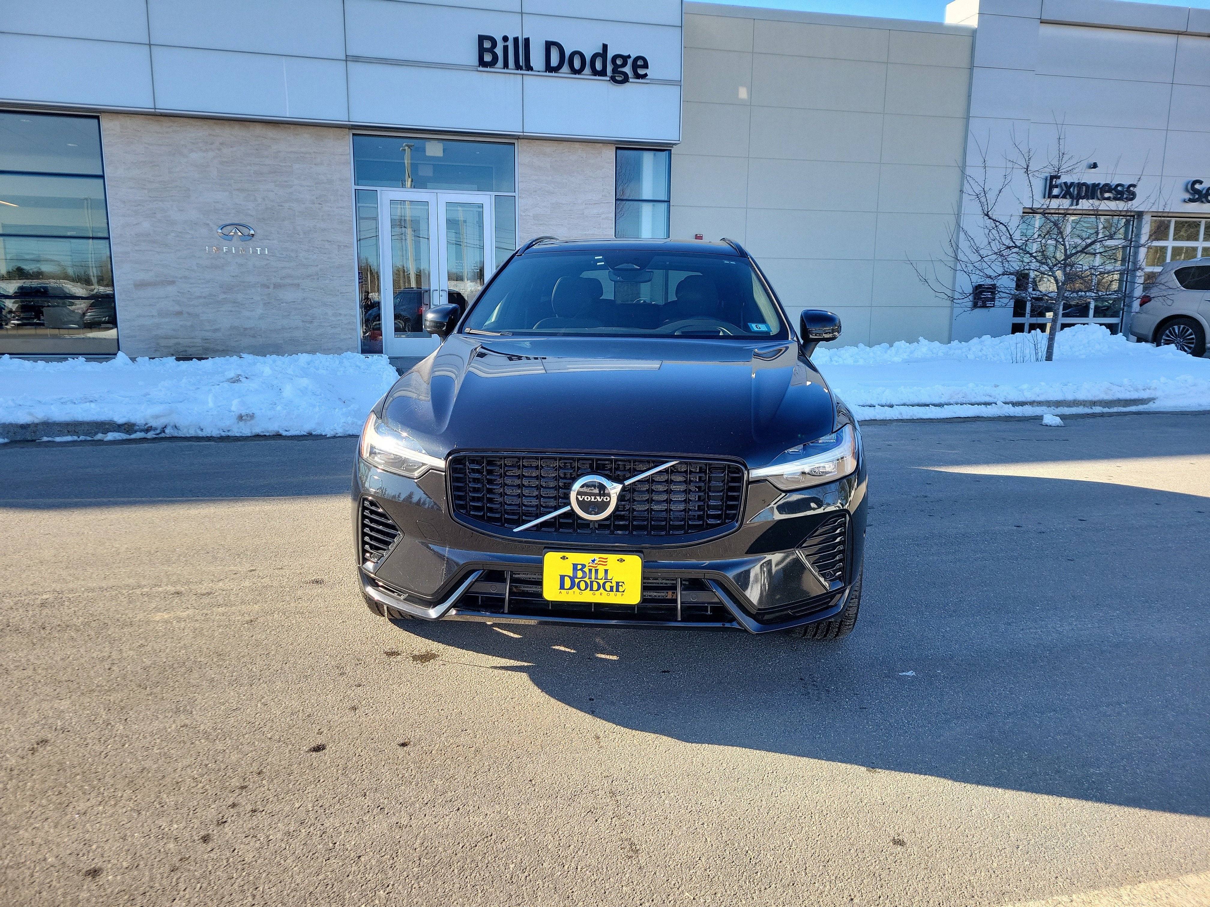 Used 2022 Volvo XC60 T8 R-Design w/ Advanced Package image 10