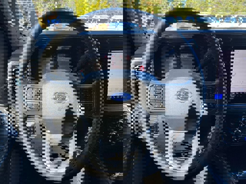 New 2026 Ford F250 Lariat w/ Black Appearance Package image 15