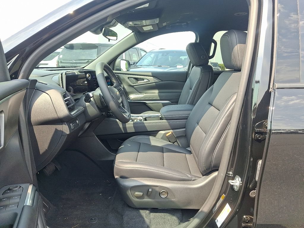 New 2026 Chevrolet Traverse LT FWD image 6