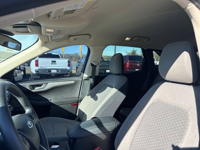 Used 2020 Ford Escape SE image 23