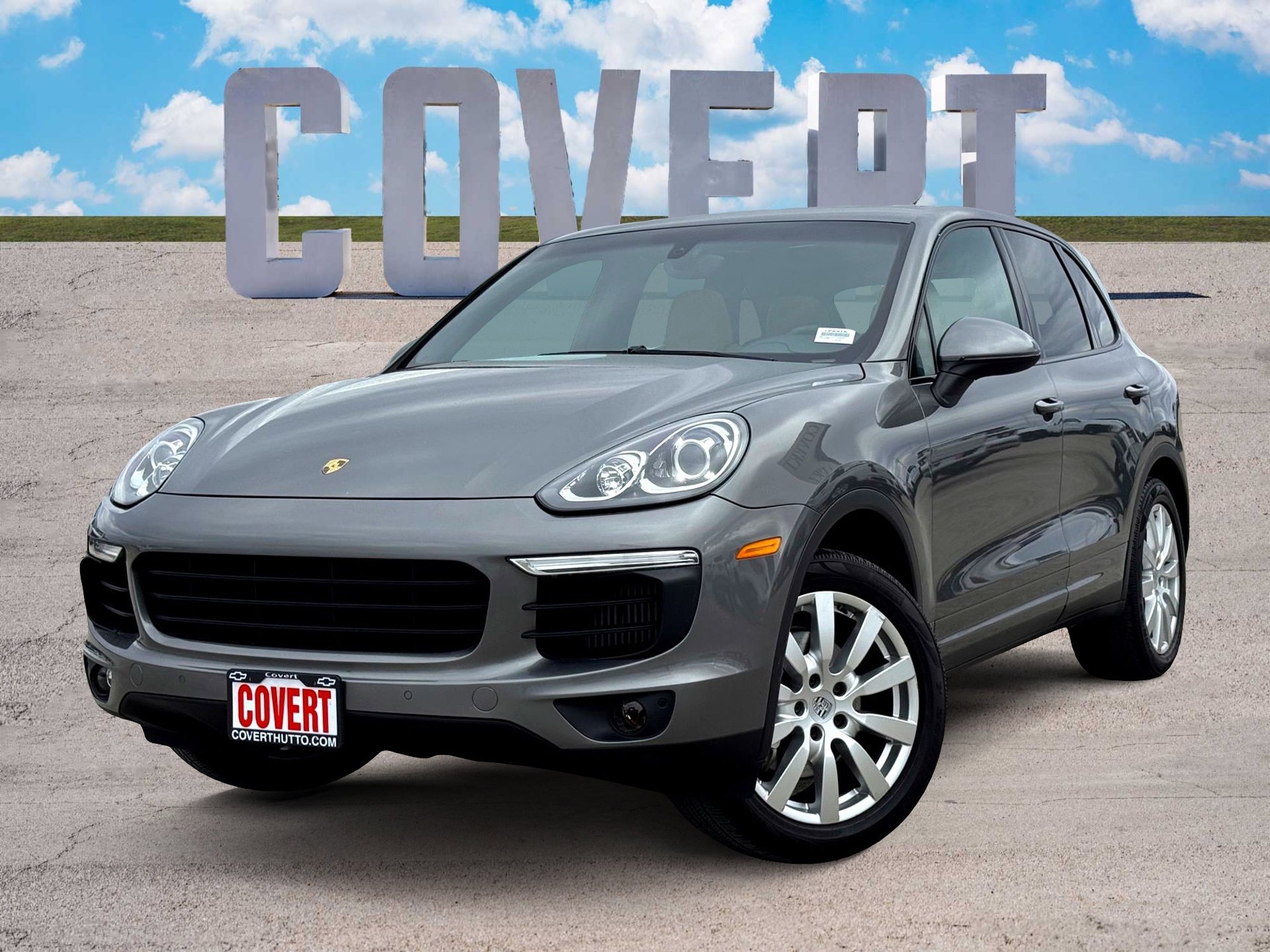 Used 2015 Porsche Cayenne S image 1
