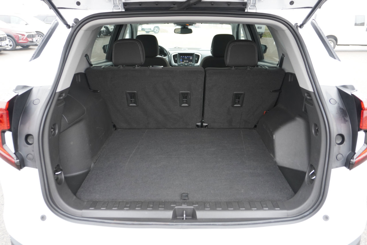 Used 2022 GMC Terrain SLE image 21