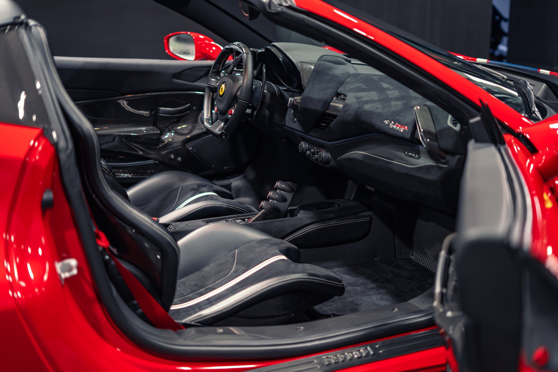Used 2020 Ferrari 488 Pista Spider RWD image 2
