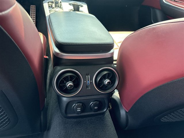 Used 2022 Kia Stinger GT2 AWD/4WD image 22