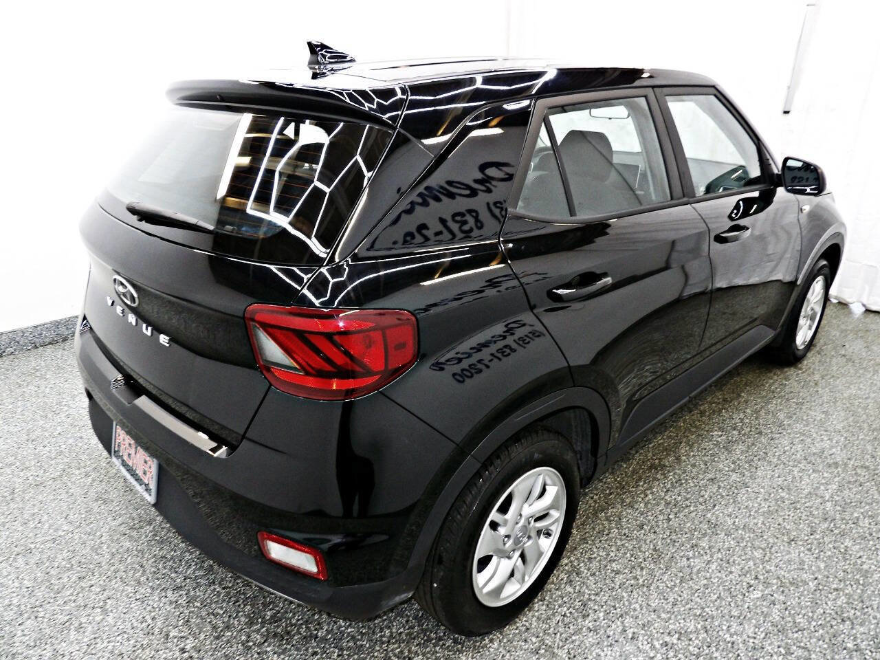 Used 2021 Hyundai Venue SE w/ Cargo Package image 6