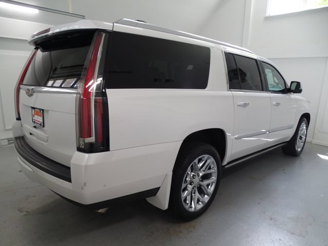 Used 2017 Cadillac Escalade ESV Platinum AWD/4WD image 24