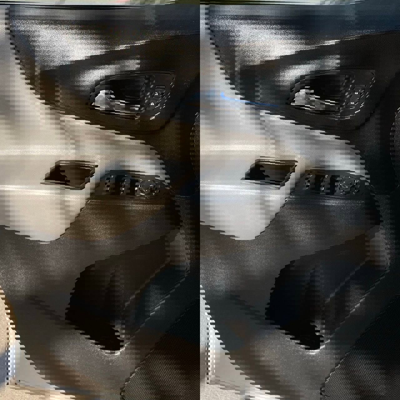 Used 2021 Chevrolet Equinox LS w/ LS Convenience Package image 20