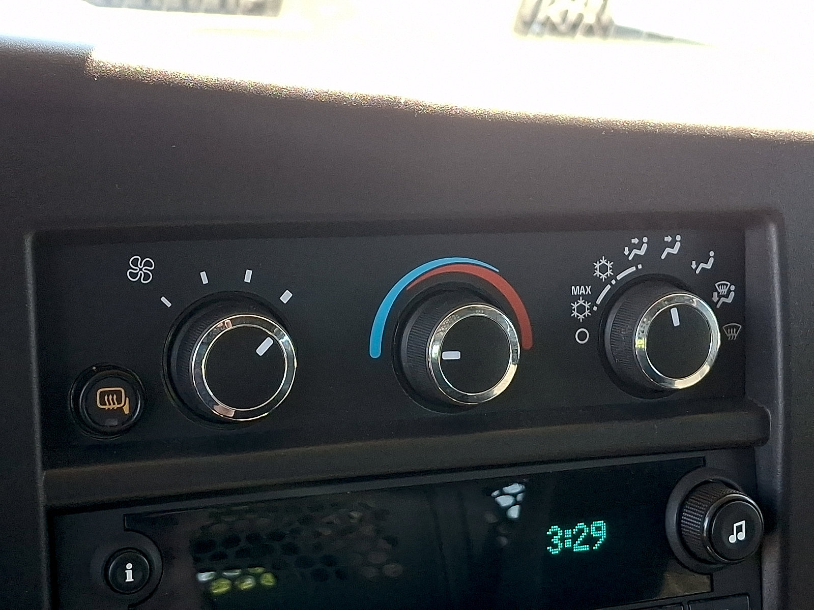 Certified 2024 Chevrolet Express 2500 w/ Driver Convenience Package RWD image 16