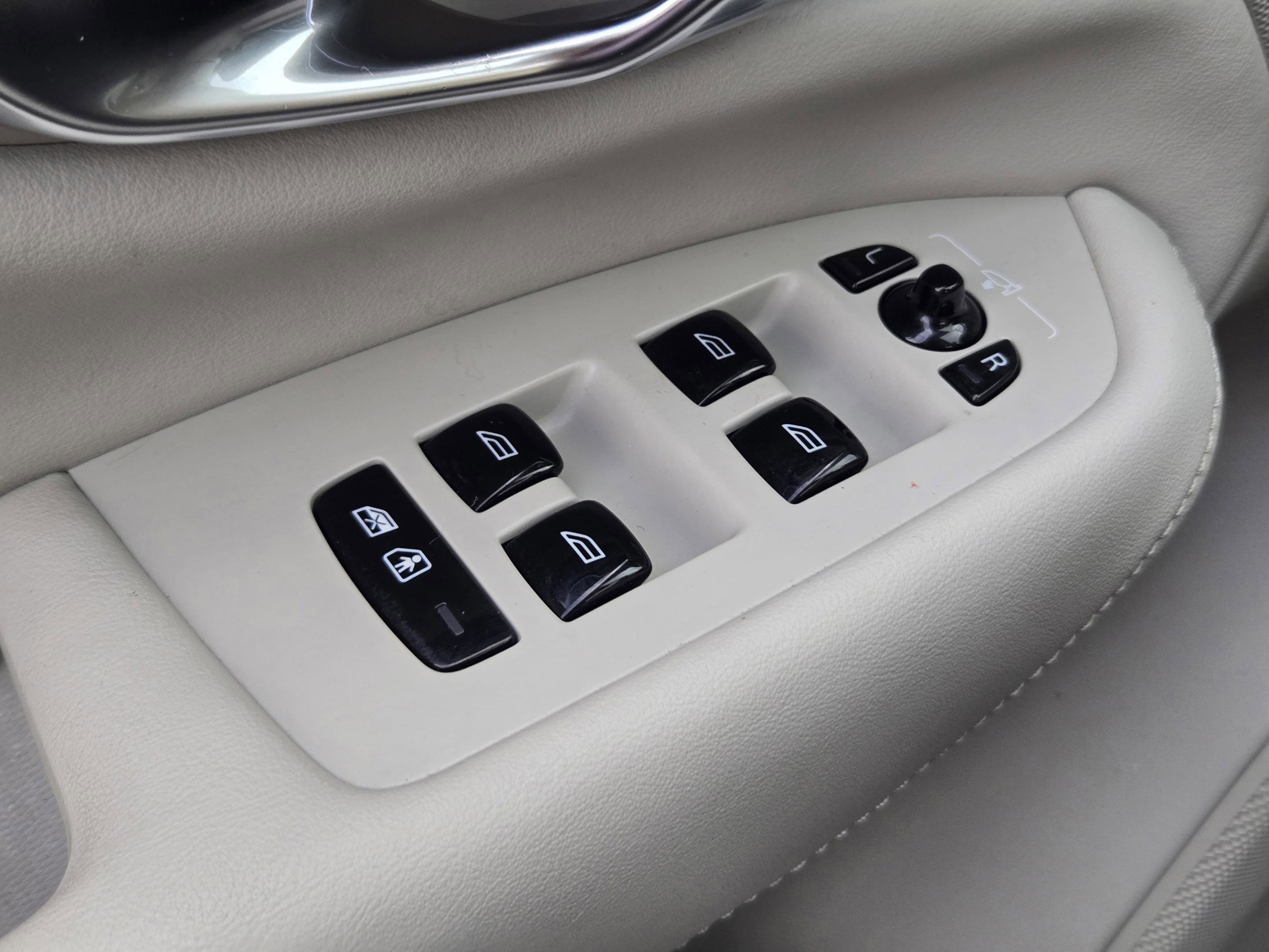 Used 2023 Volvo XC90 T8 Plus w/ Protection Package Premier AWD/4WD image 23