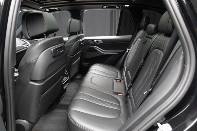 Used 2021 BMW X5 M50i AWD/4WD image 53