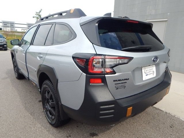Used 2025 Subaru Outback Wilderness AWD/4WD image 2