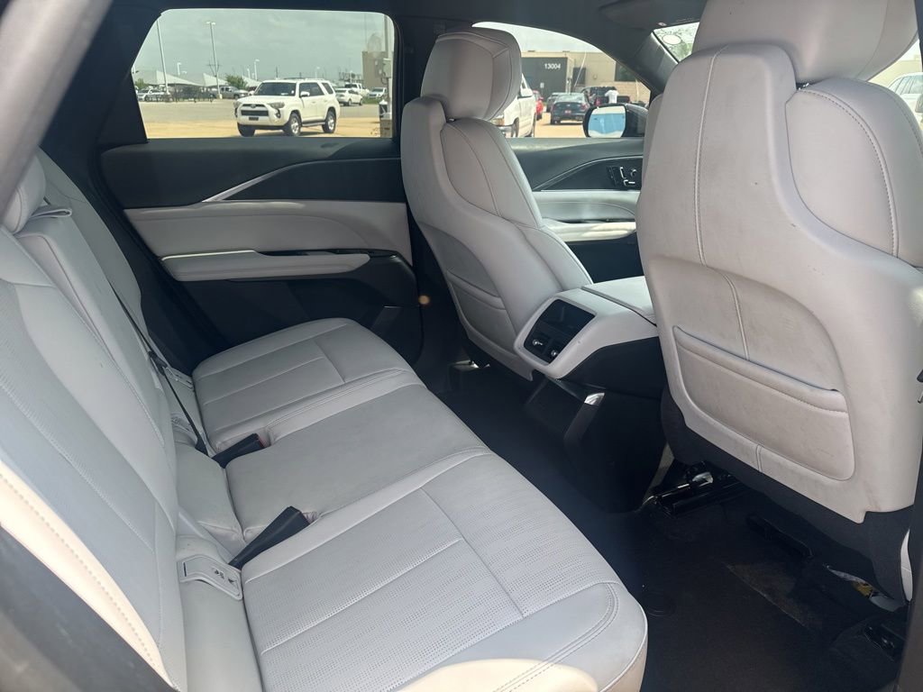 Used 2024 Cadillac Lyriq Sport RWD image 9