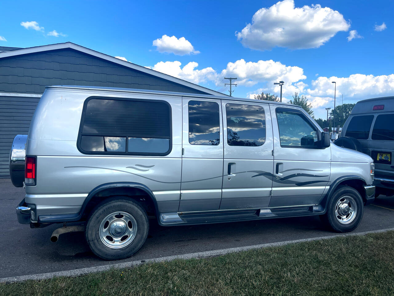 Used 2011 Ford E-250 and Econoline 250 w/ RV Plus Pkg image 15