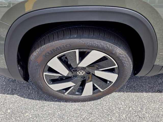 New 2026 Volkswagen Atlas Cross Sport SE FWD image 18