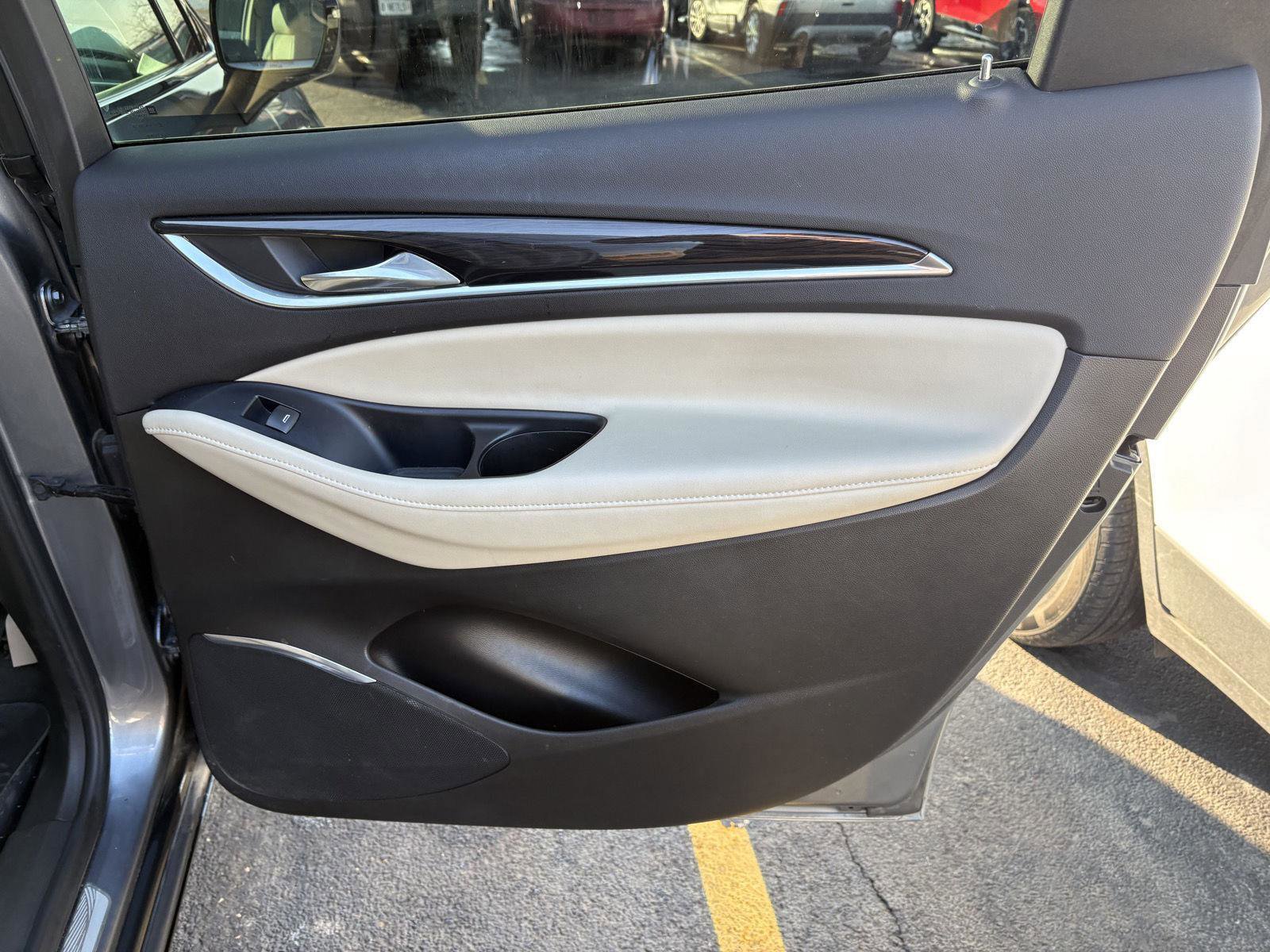 Used 2021 Buick Enclave Premium w/ Sun and Sites Package image 17