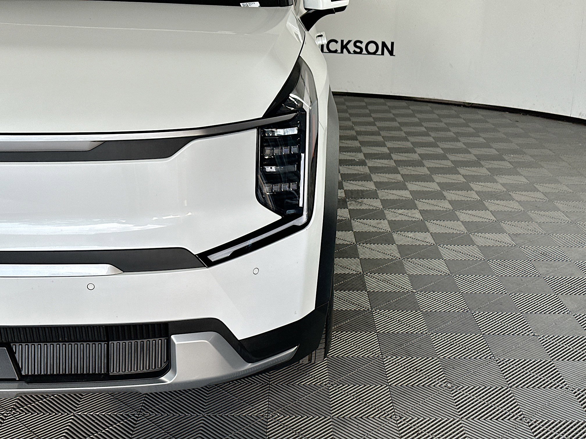 Used 2024 Kia EV9 Wind image 9