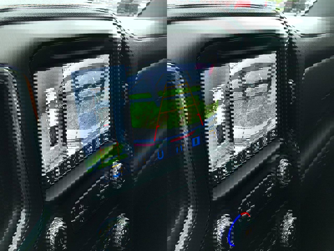 Used 2022 GMC Sierra 3500 AT4 w/ AT4 Preferred Package image 28