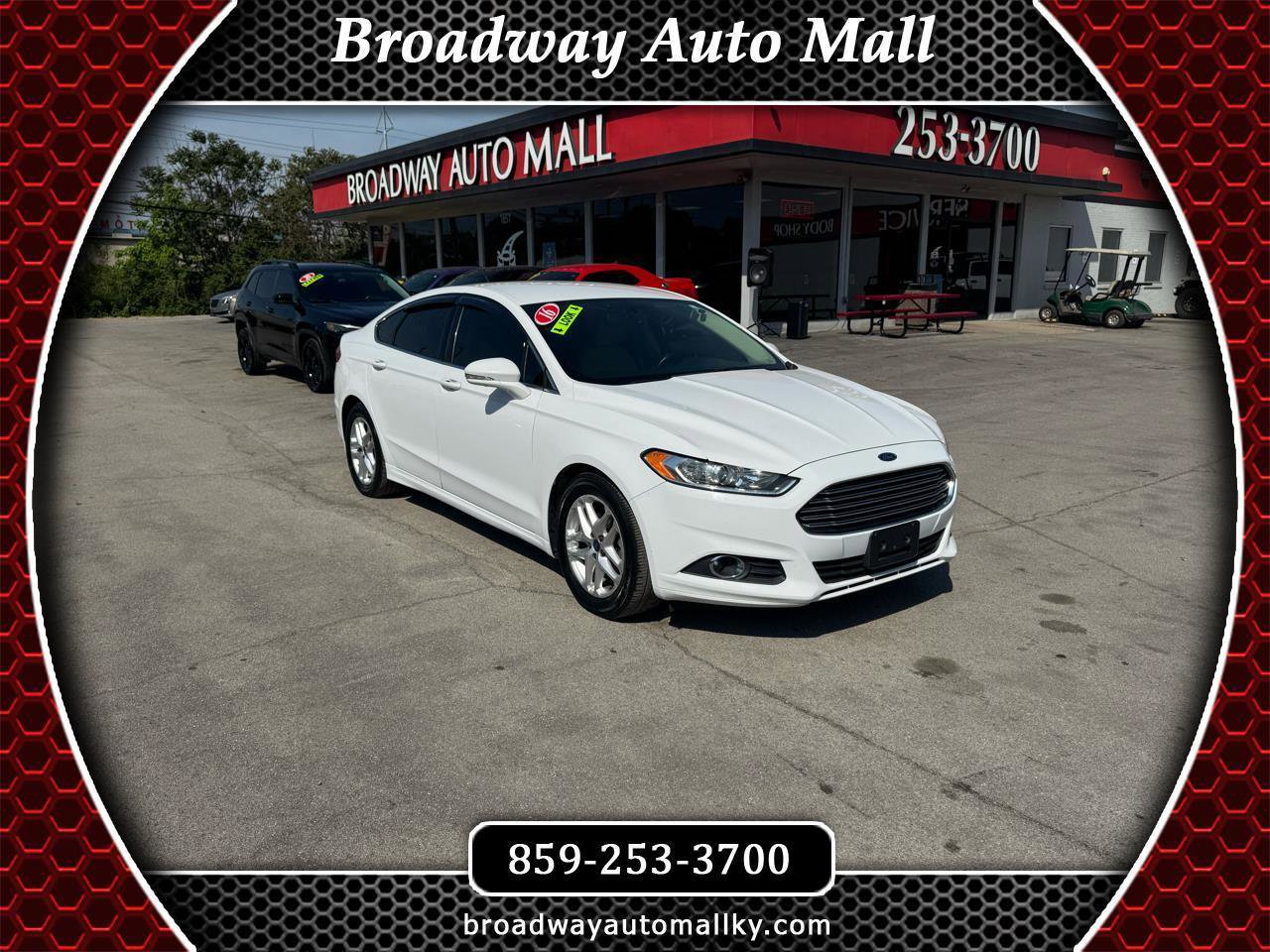 Used 2016 Ford Fusion SE w/ Equipment Group 202A FWD image 1