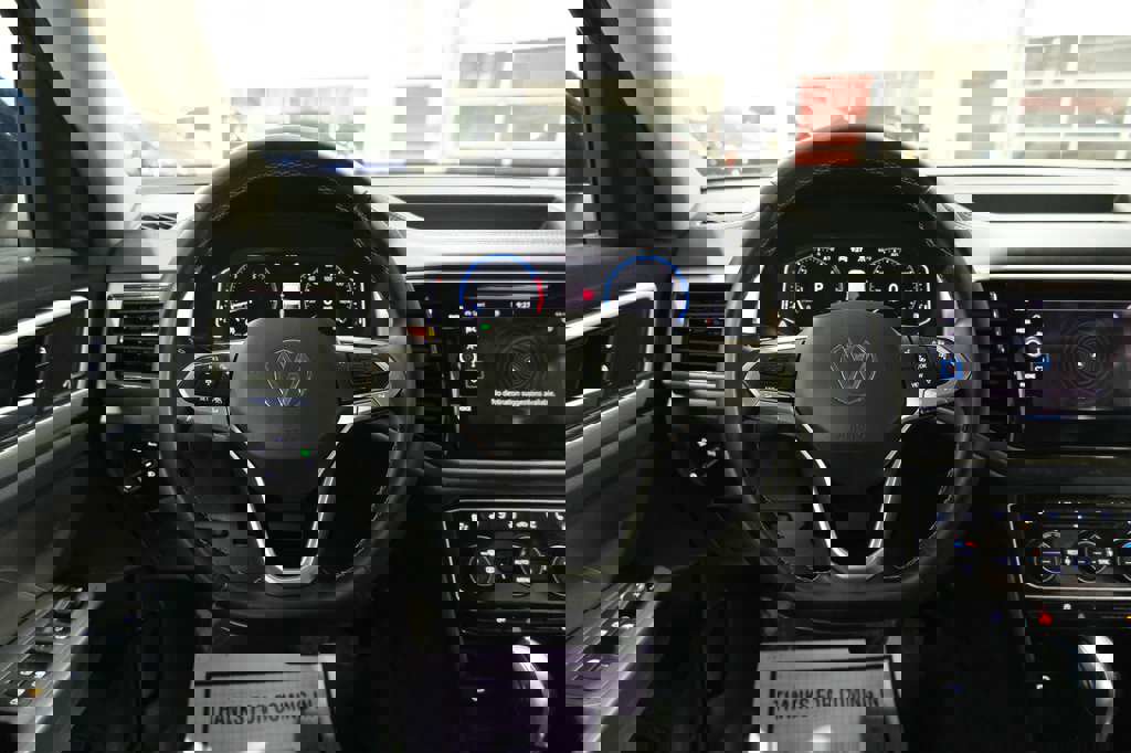 Used 2021 Volkswagen Atlas SEL Premium image 34