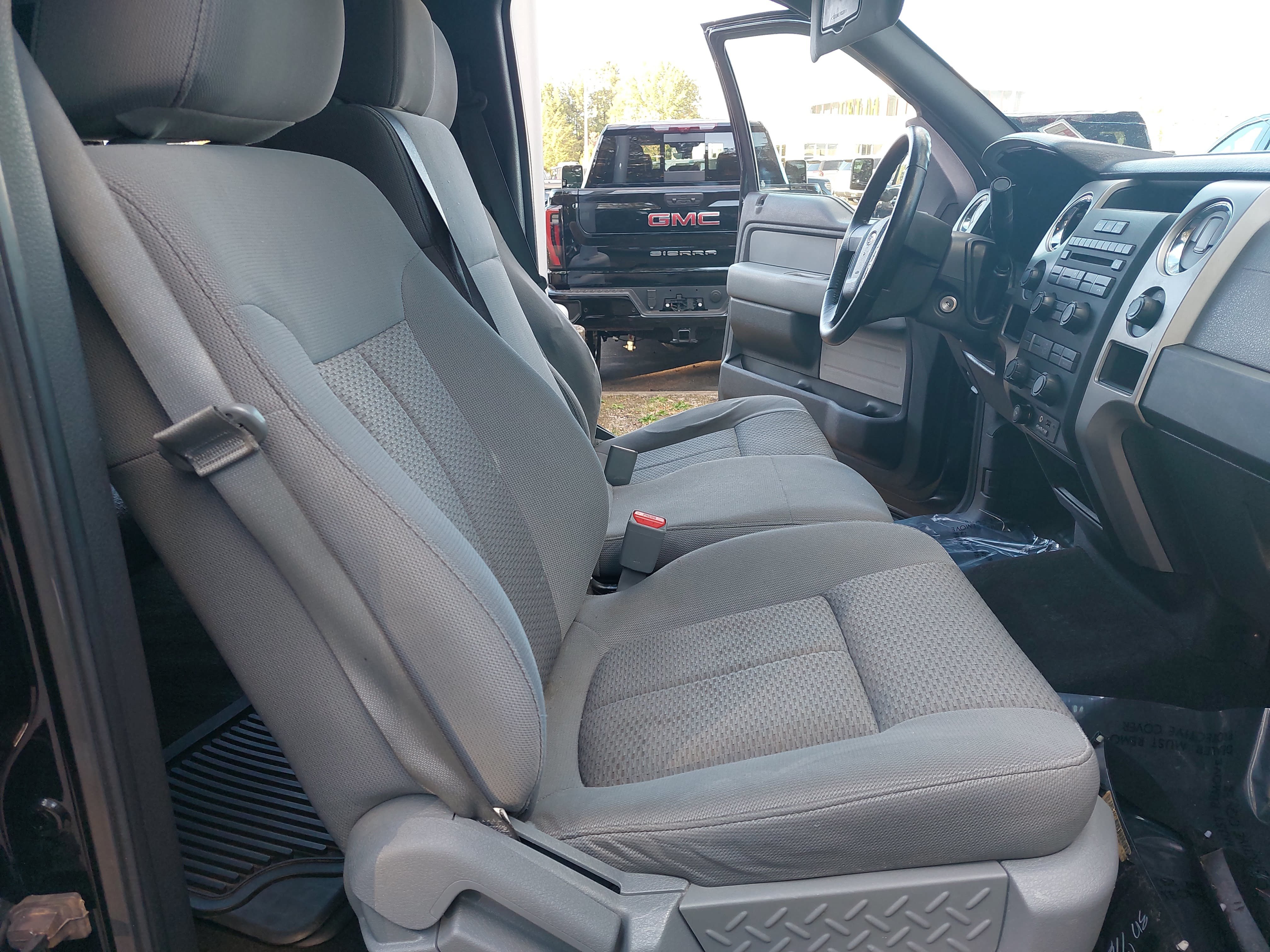 Used 2011 Ford F150 XLT w/ XLT Chrome Pkg AWD/4WD image 10