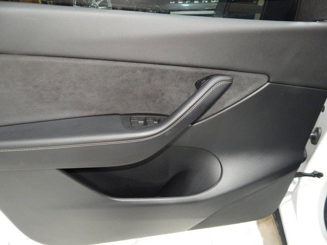 Used 2021 Tesla Model Y Performance image 13