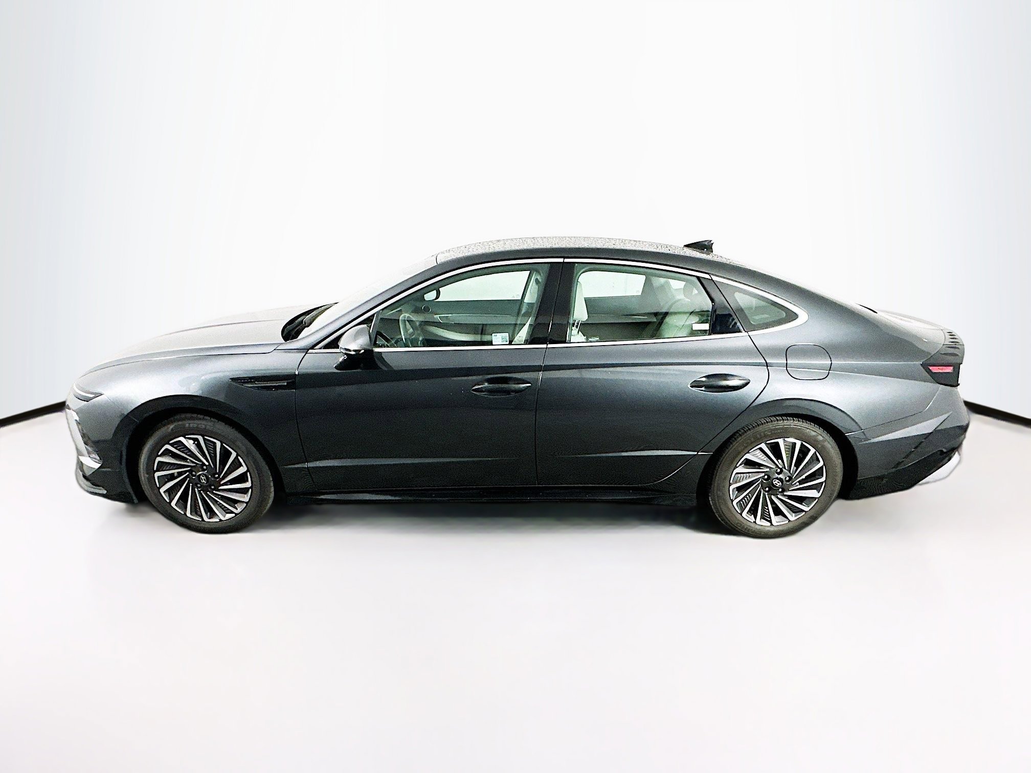 Used 2025 Hyundai Sonata SEL image 4