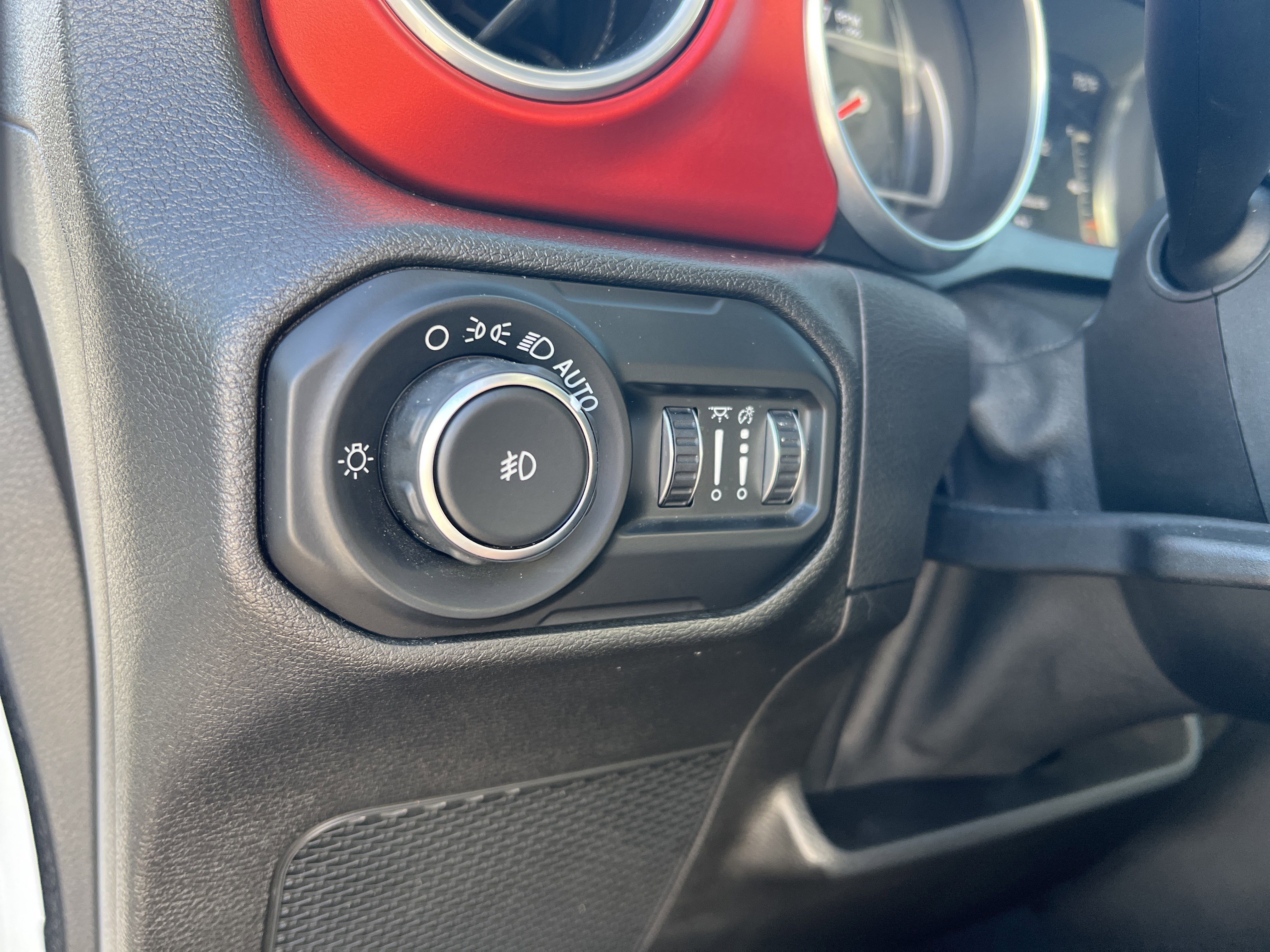 Used 2018 Jeep Wrangler Unlimited Rubicon AWD/4WD image 13