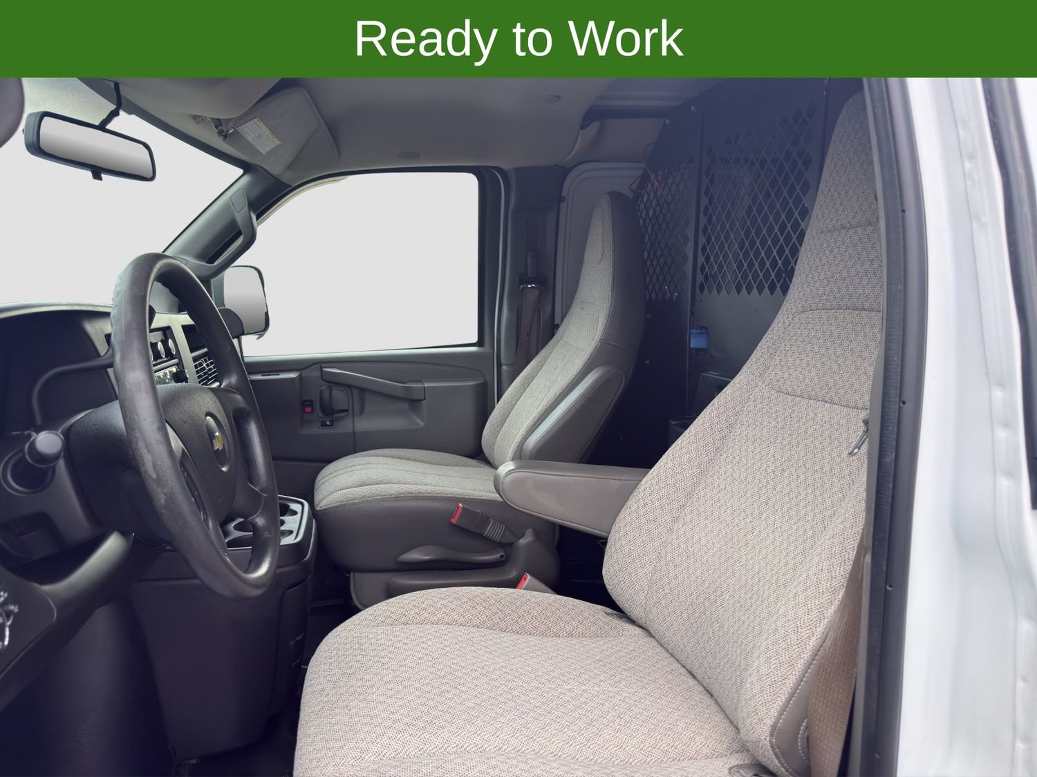 Used 2018 Chevrolet Express 2500 w/ Driver Convenience Package RWD image 9