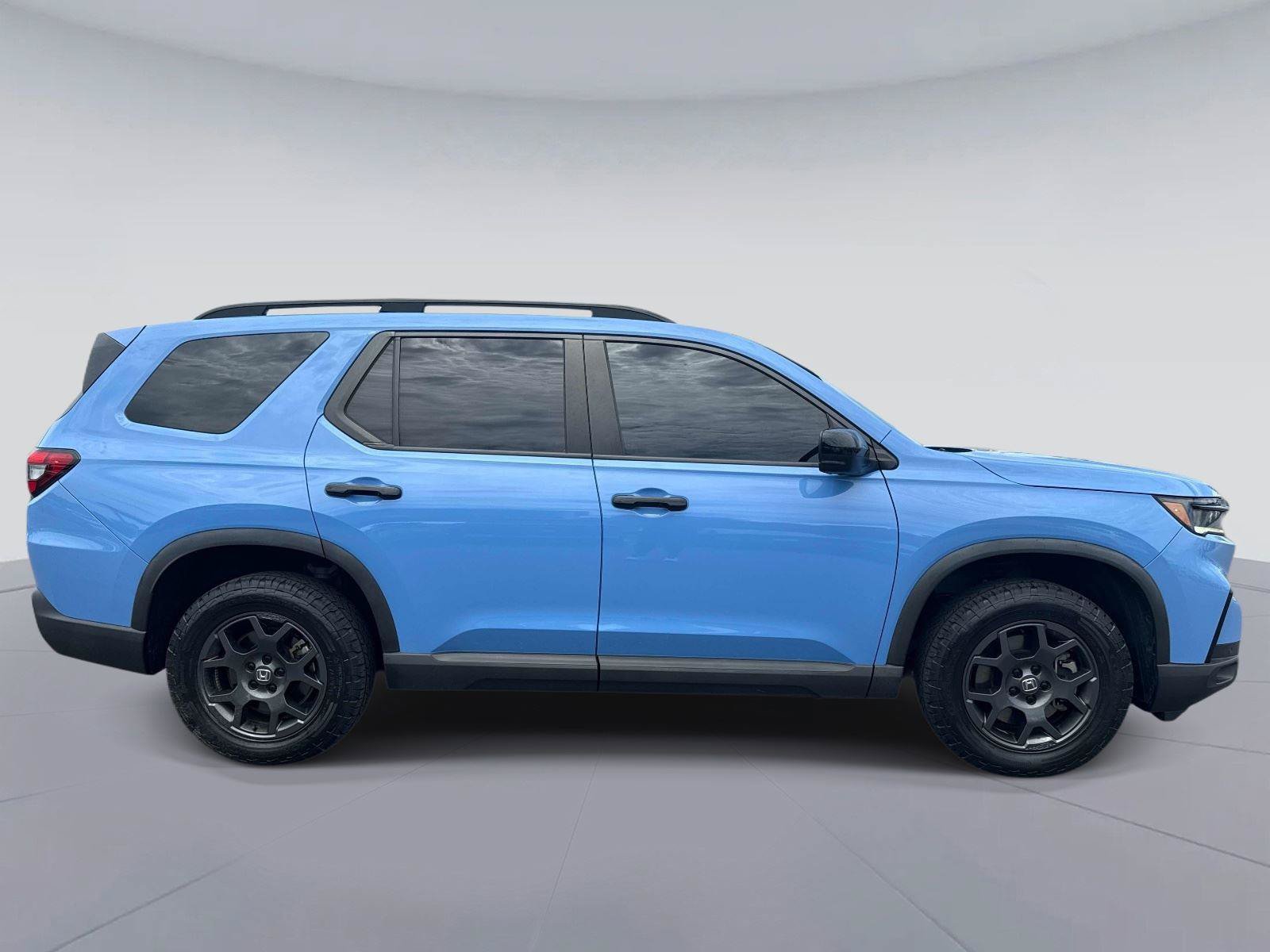 Used 2023 Honda Pilot TrailSport image 2