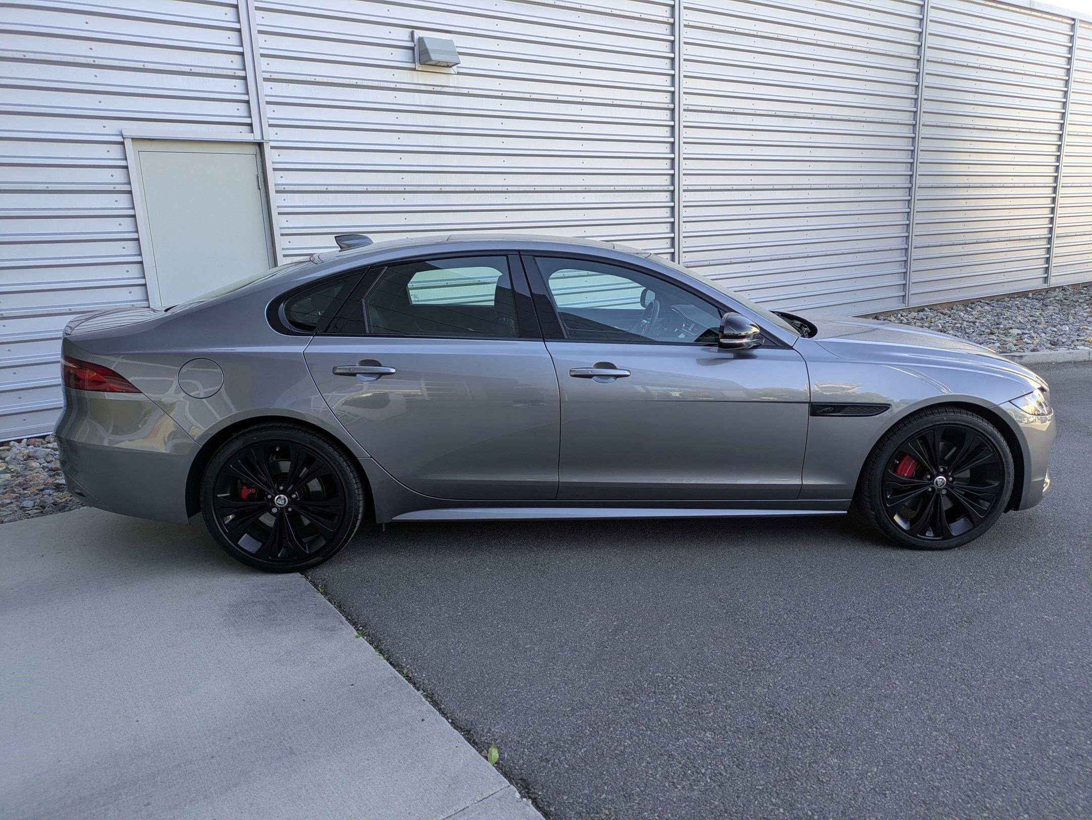 Used 2024 Jaguar XF R-Dynamic SE image 9