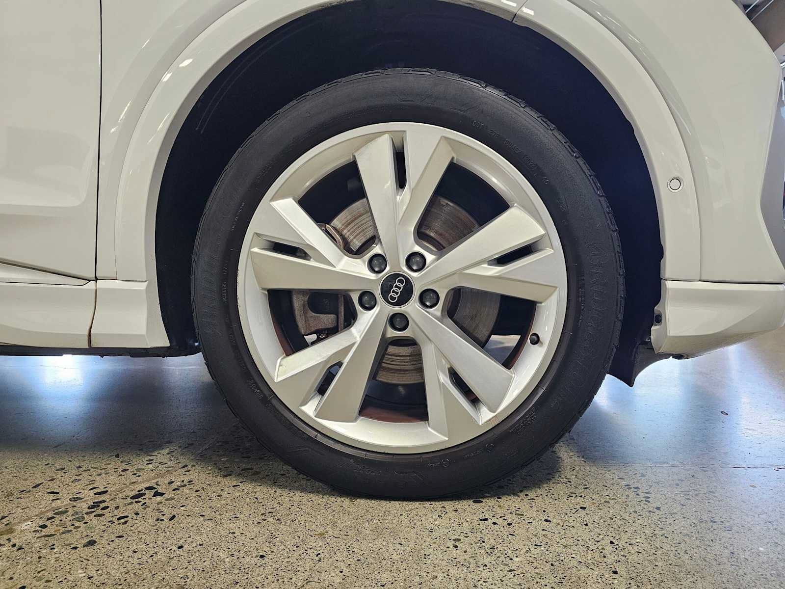 Used 2023 Audi Q4 e-tron Prestige w/ 20" Wheel Package AWD/4WD image 9