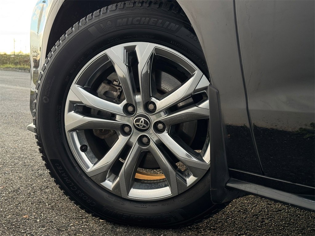 Certified 2022 Toyota Sienna XSE image 27