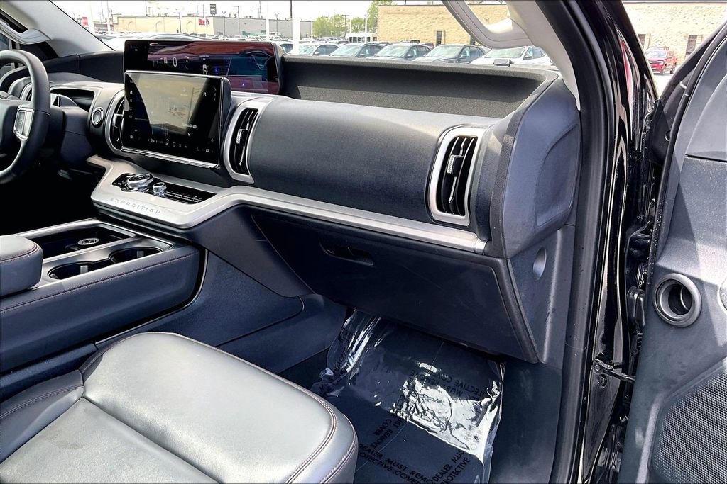Used 2025 Ford Expedition Max Active AWD/4WD image 15