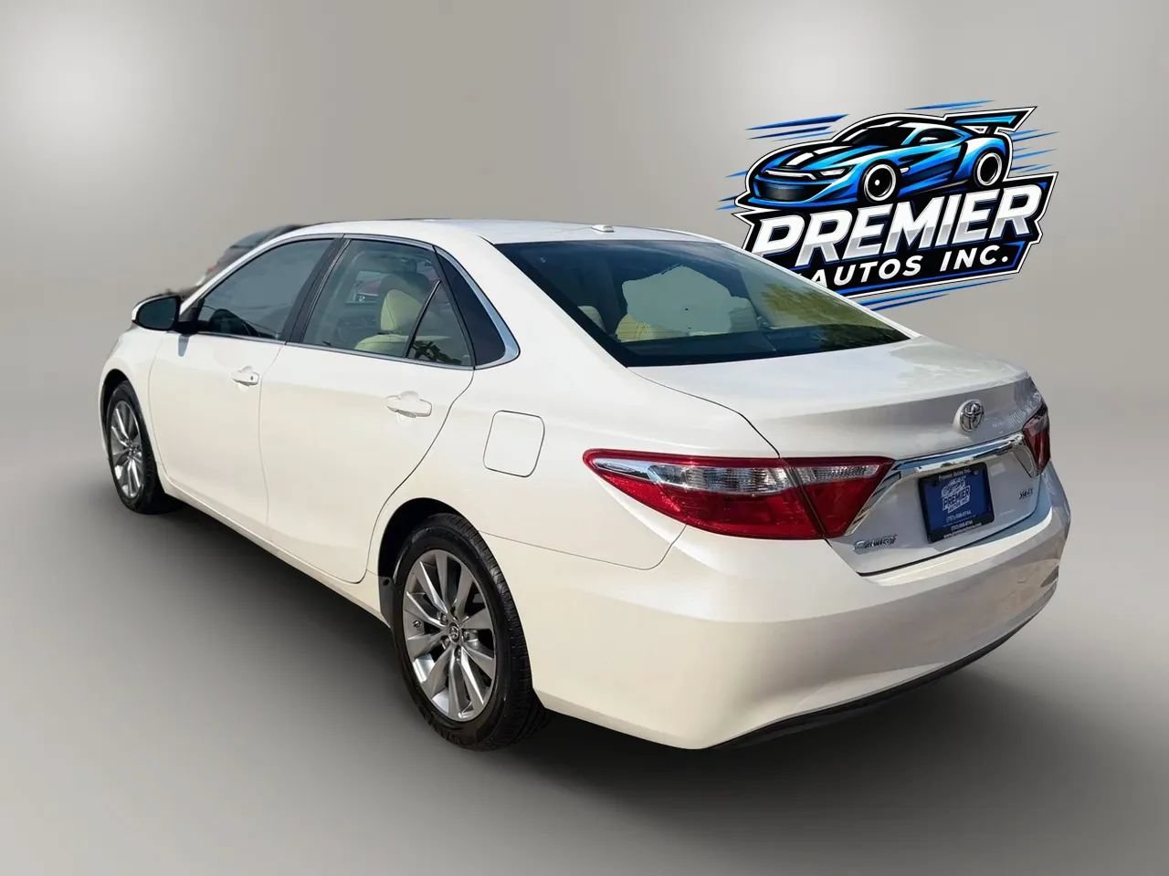 Used 2016 Toyota Camry XLE w/ Moonroof Package FWD image 5