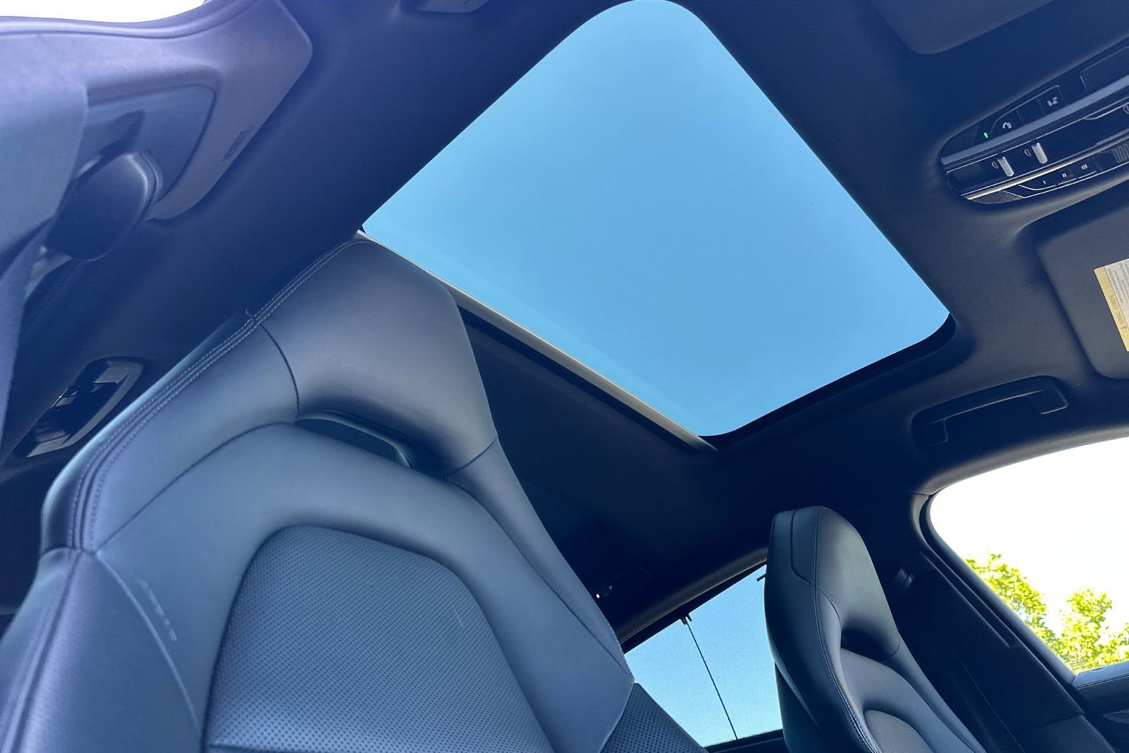 Certified 2022 Porsche Panamera 4S AWD/4WD image 18