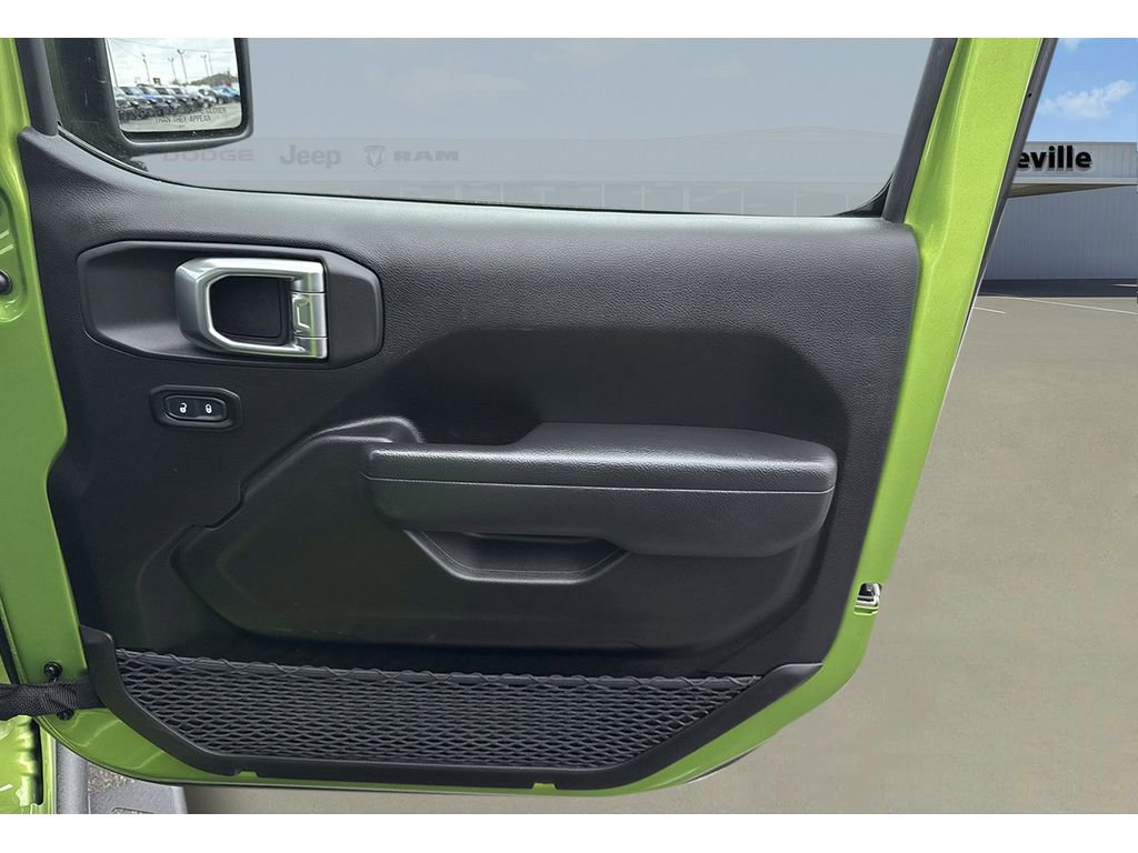 Used 2025 Jeep Wrangler Sport AWD/4WD image 39
