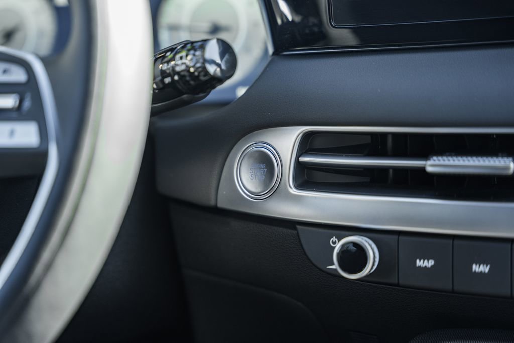 Used 2025 Hyundai Palisade Calligraphy image 22