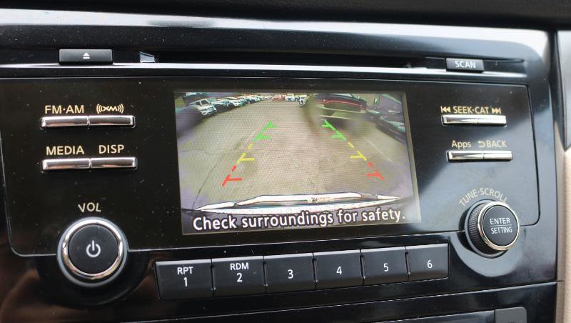 Used 2015 Nissan Rogue SV image 14