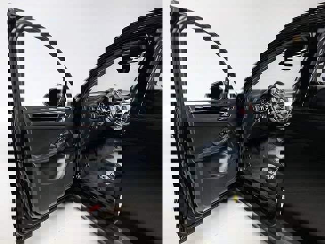 New 2025 Porsche Macan Turbo image 23