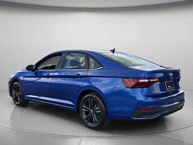 Used 2024 Volkswagen Jetta SE w/ Panoramic Sunroof Package FWD image 7